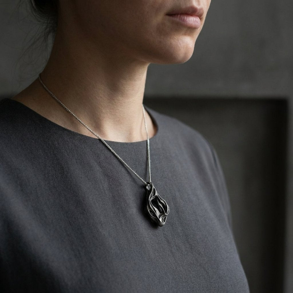 Phyllon Titanium Pendant