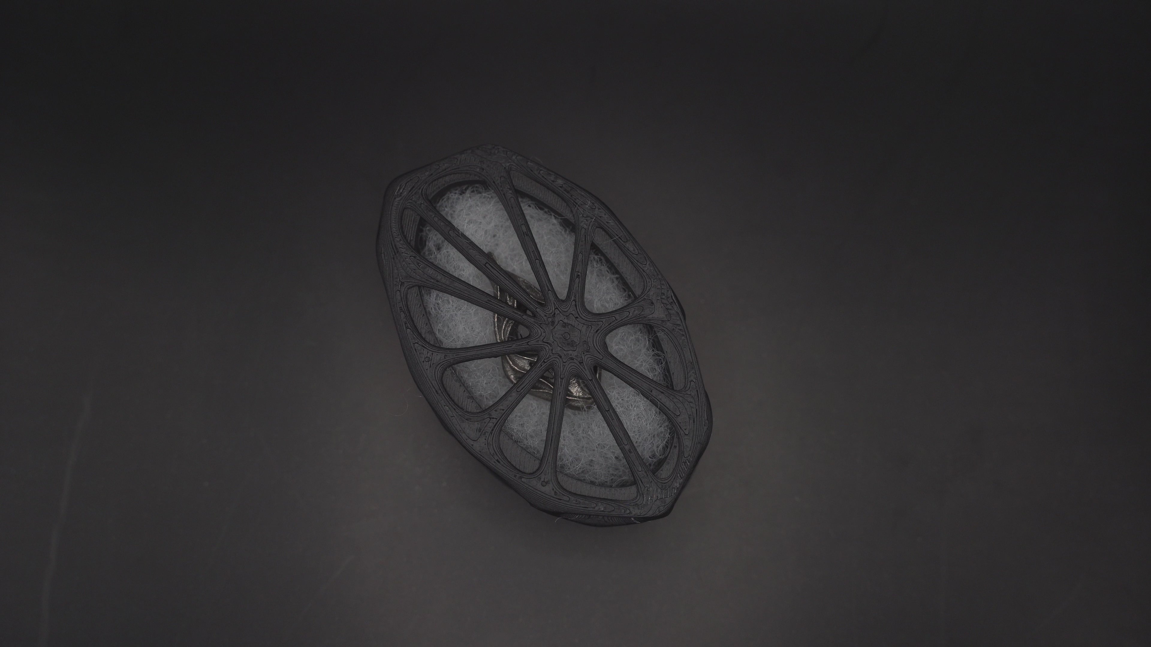 Phyllon Titanium Pendant